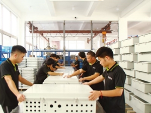 Línea de ensamblaje de cajas eléctricas
